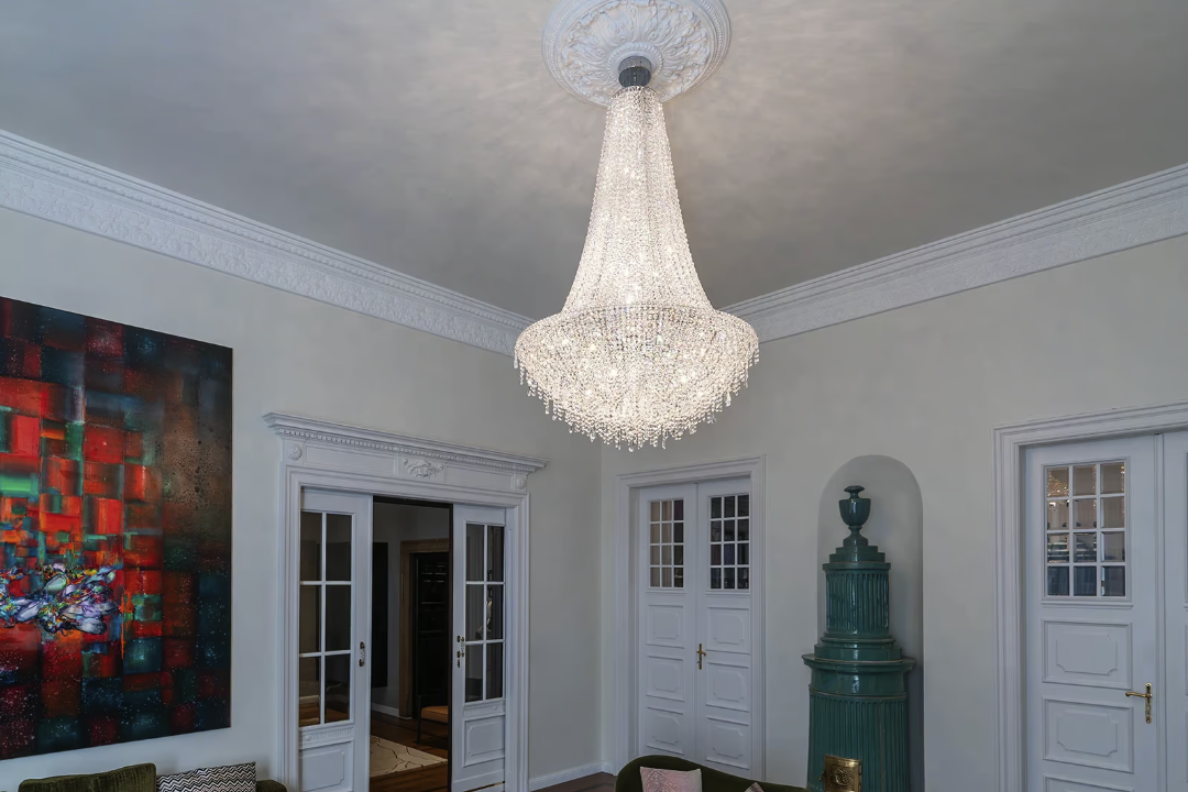 Exquisite Luxury: The Atmosphere-Enhancing Crystal Chandelier